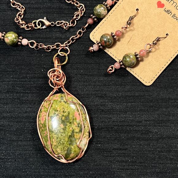 Handcrafted Unique Unakite Oval Cabochon copper wire wrapping 21 inches Gemstone - Picture 2 of 3